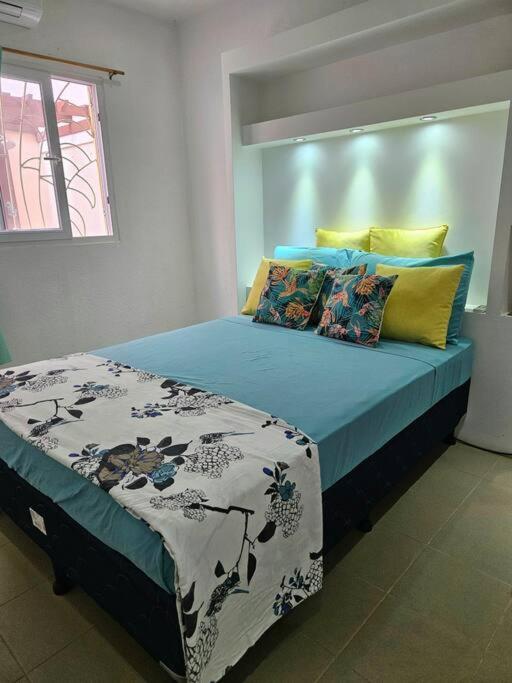 Modern town house with pool and 3 Bdrms view 2