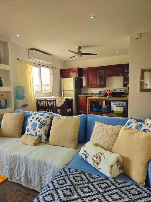 Modern town house with pool and 3 Bdrms view 4