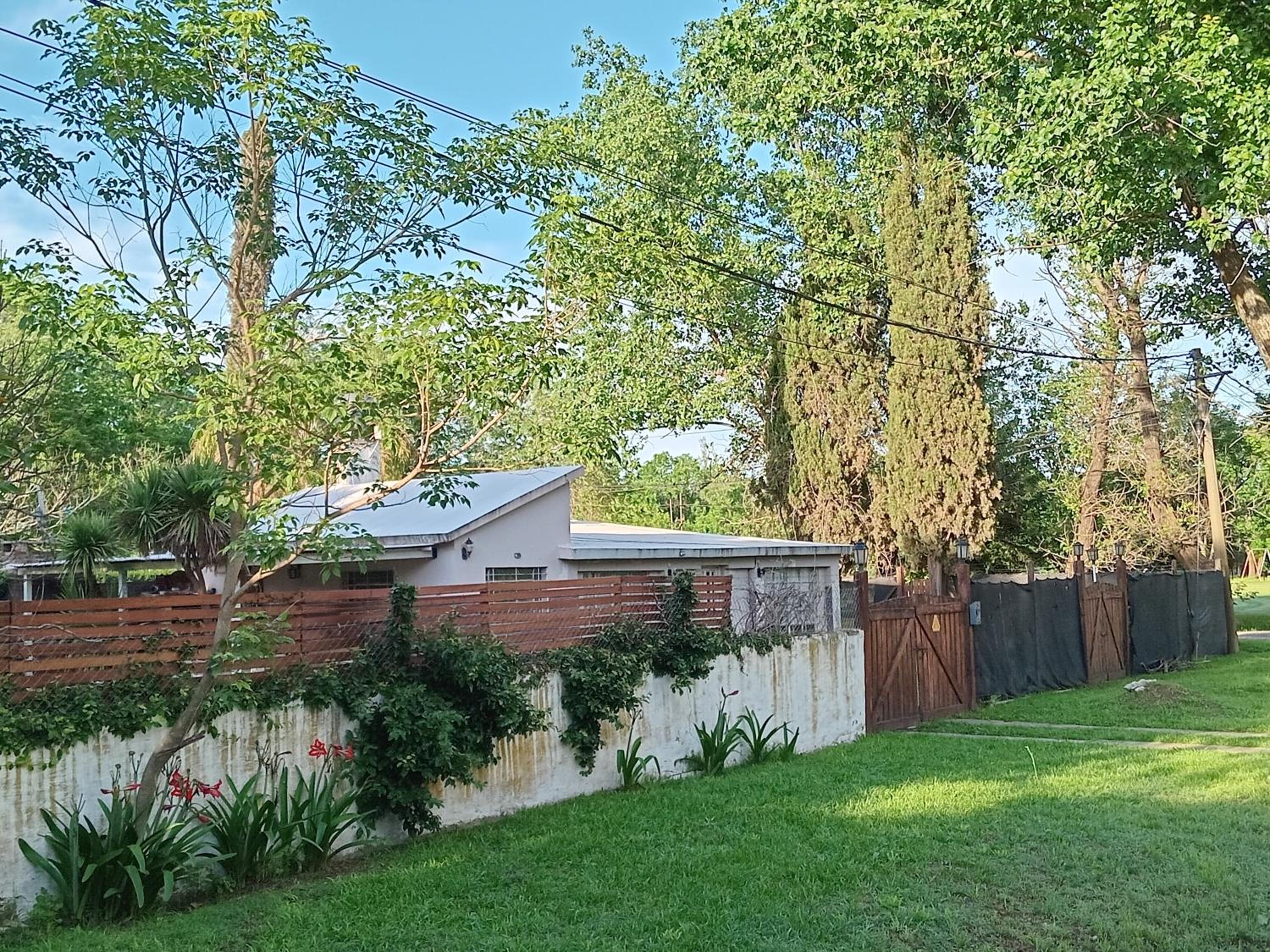 La Casa de Los Dos Pinos