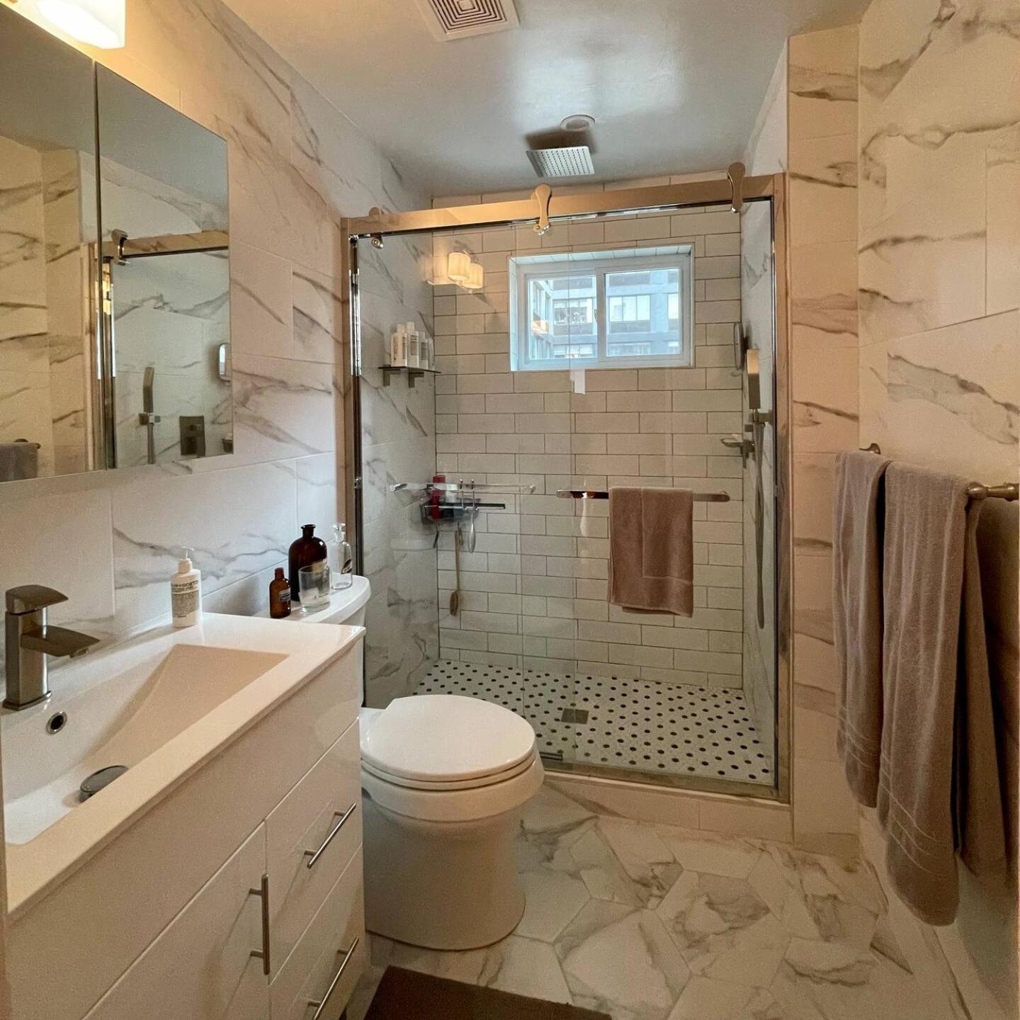 ONE bedroom in my TWO bedroom apt in Chelsea 23 & 7