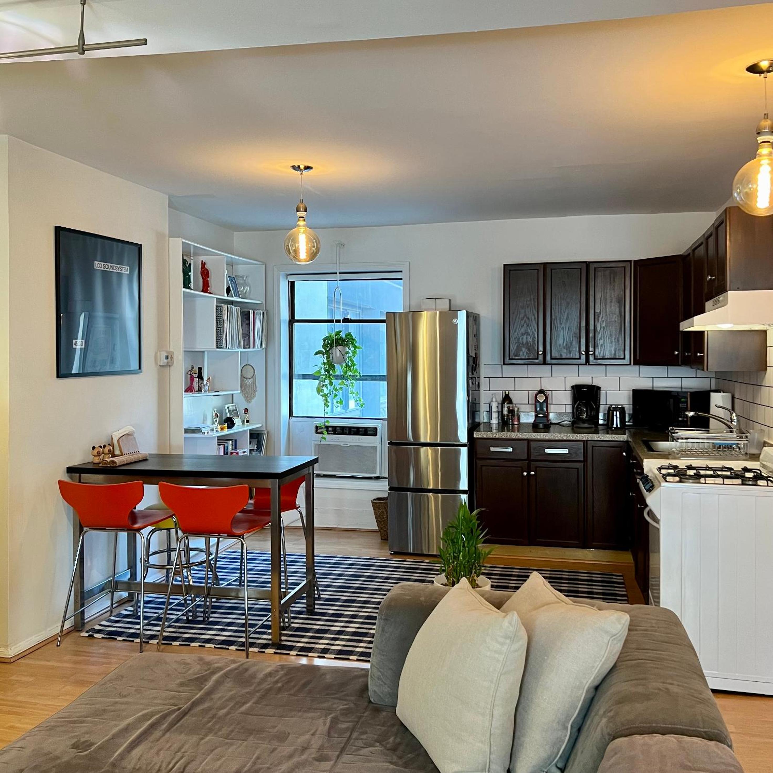 ONE bedroom in my TWO bedroom apt in Chelsea 23 & 7