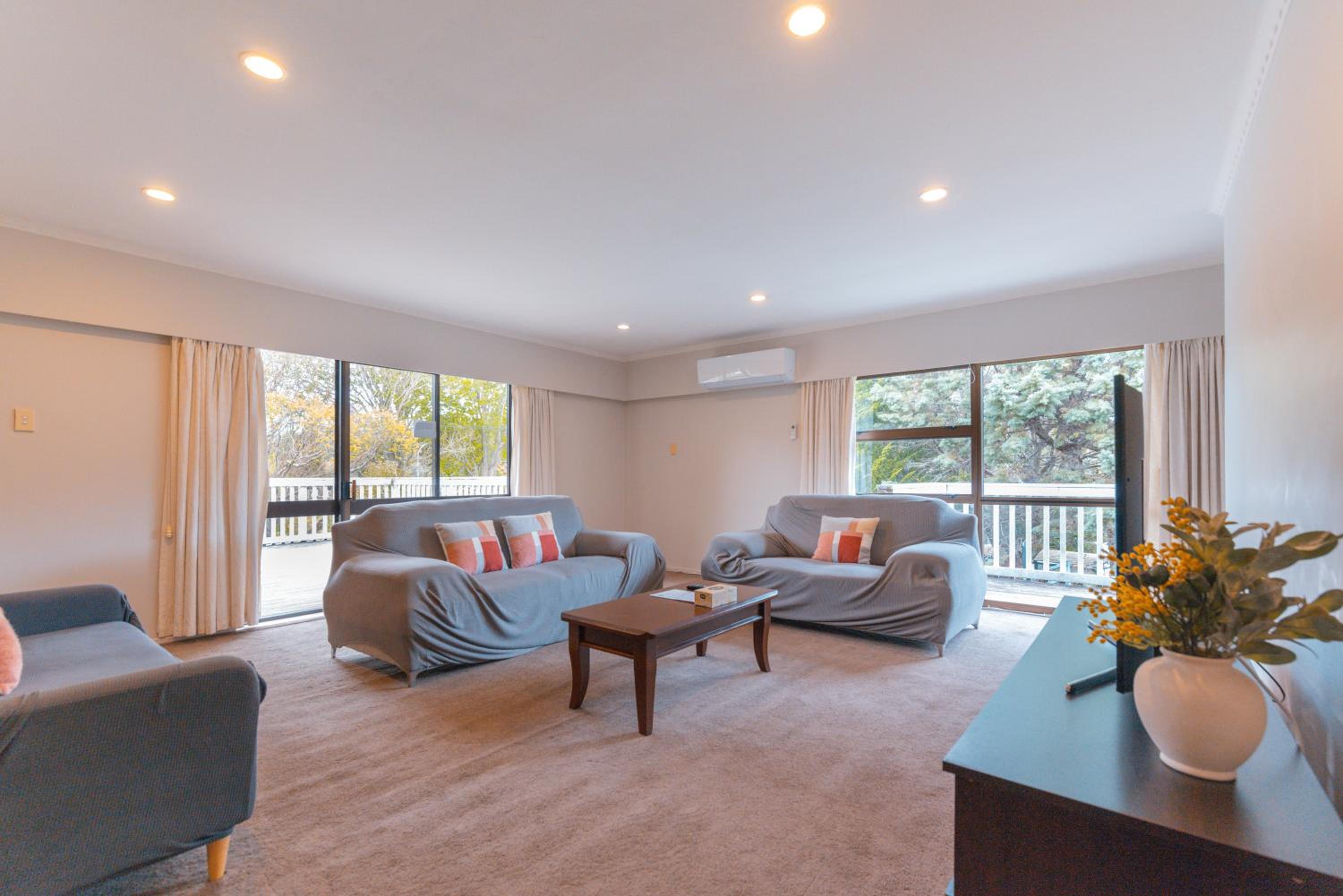 Remuera Spacious Holiday Home