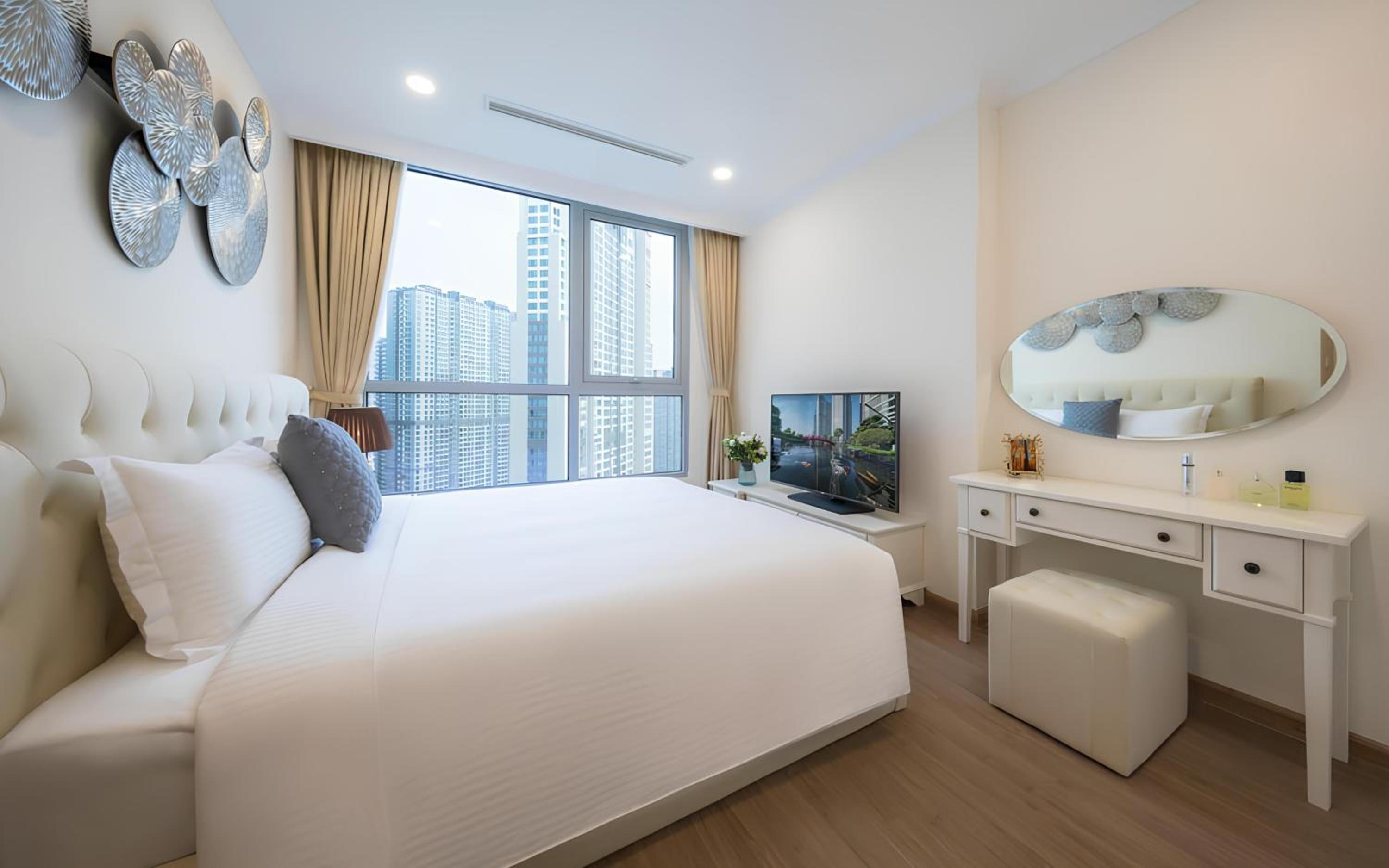 The Suite Landmark Saigon