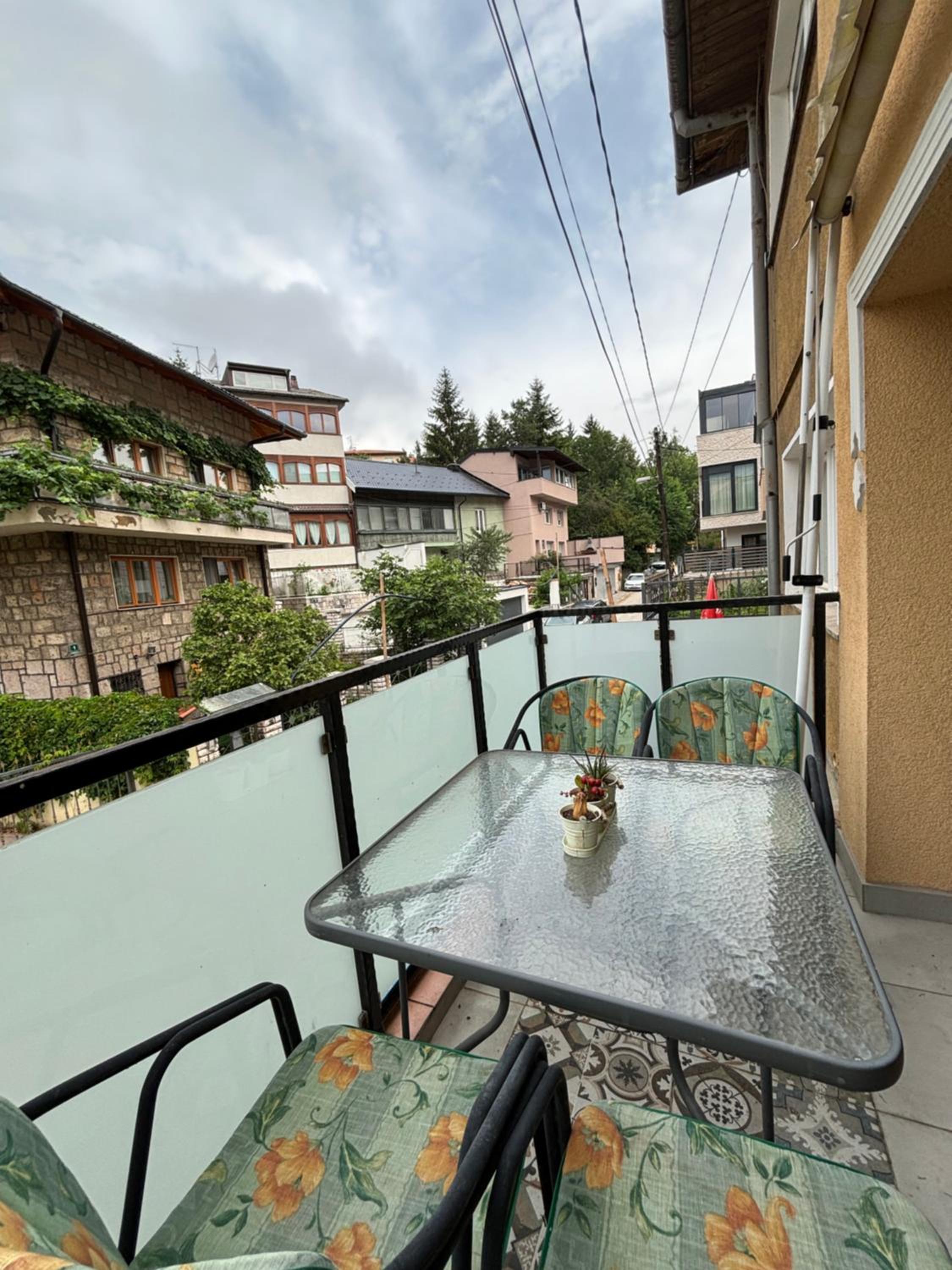 Residential Old Town Villa with Private Parking