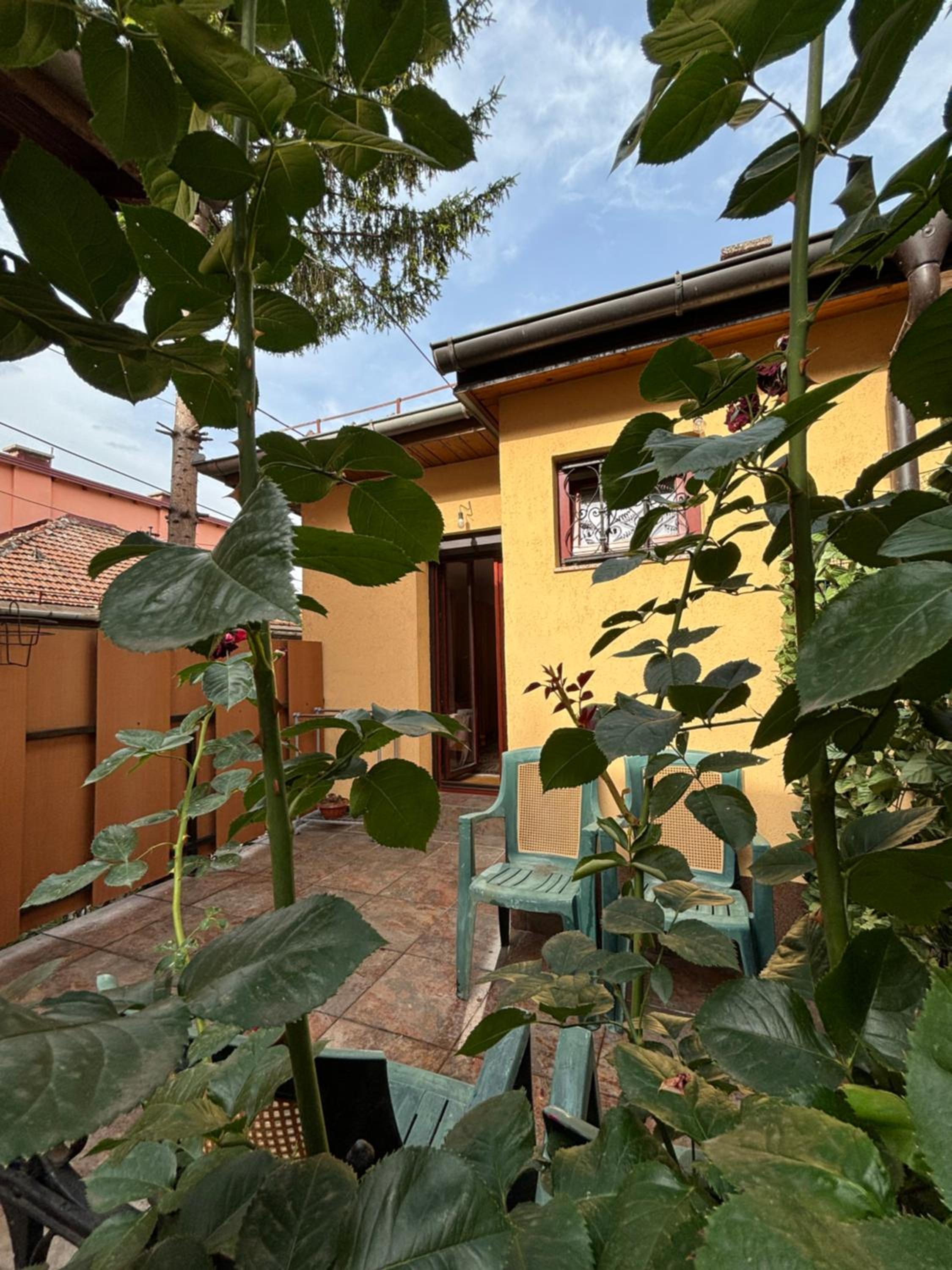 Residential Old Town Villa with Private Parking