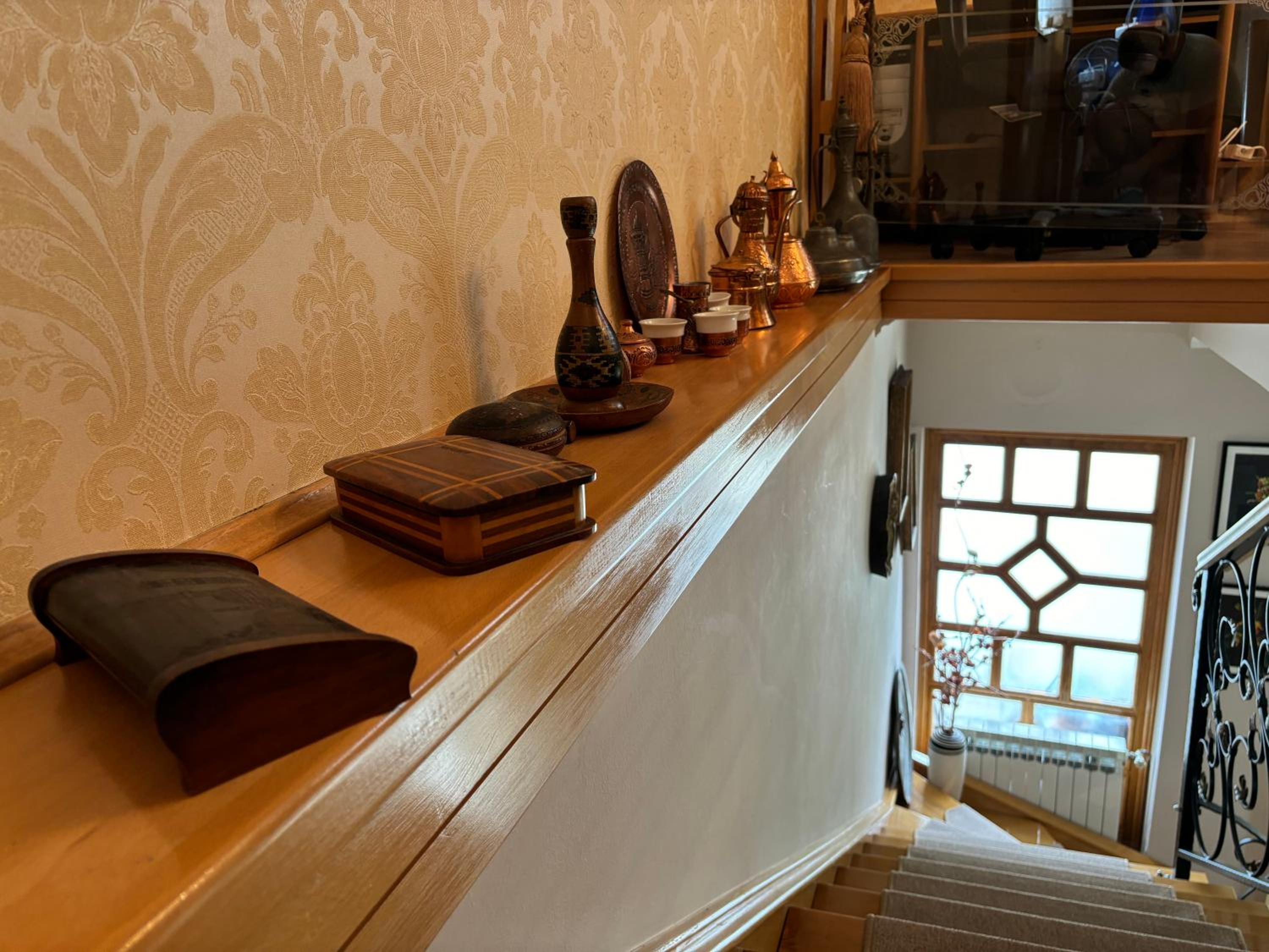Residential Old Town Villa with Private Parking