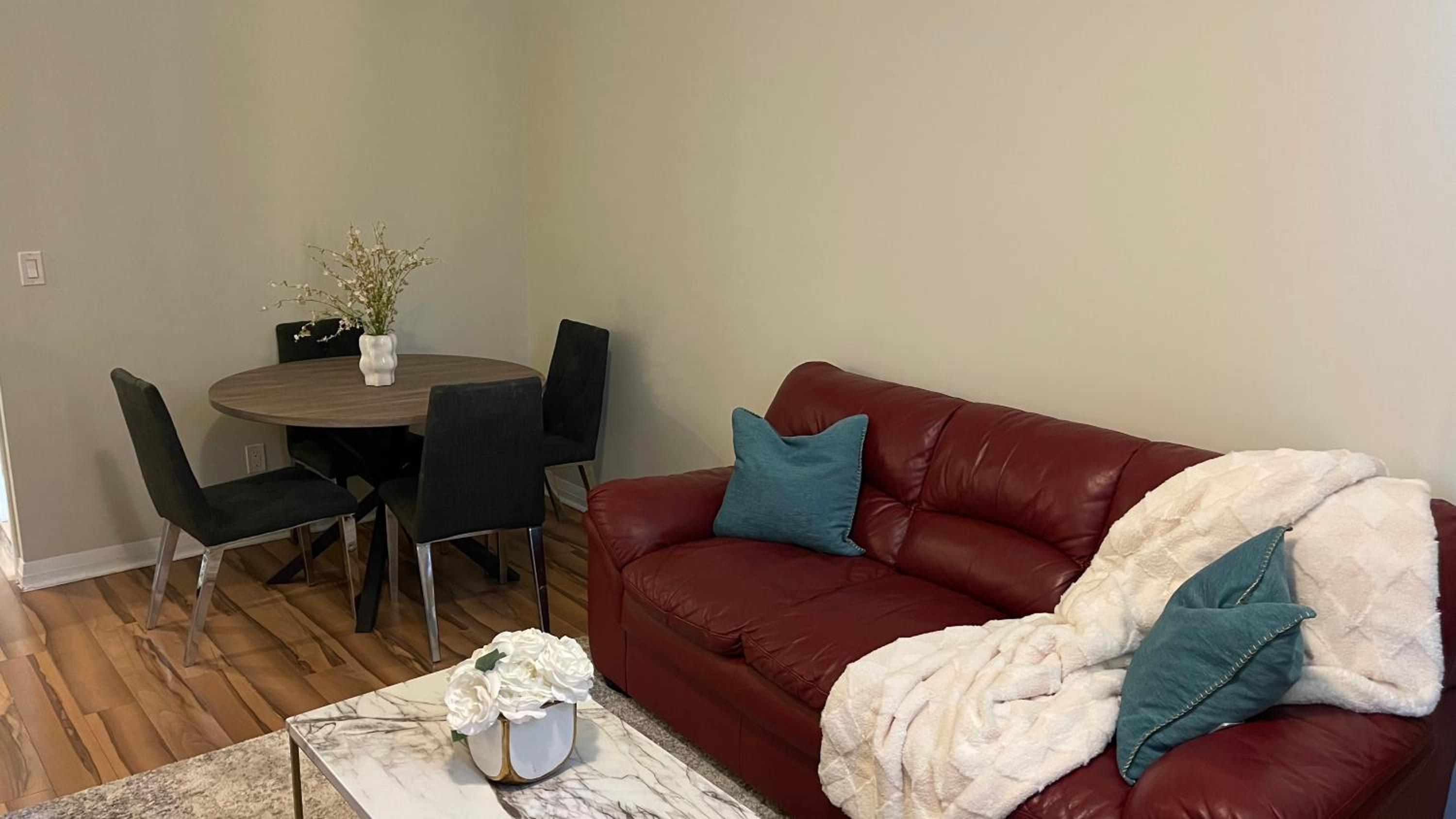 Cozy Room in a Townhouse Mississauga, Ontario canada