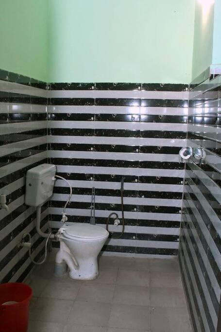 JVS Zone- 2bhk Farmvilla with big lawn in Noida view 3