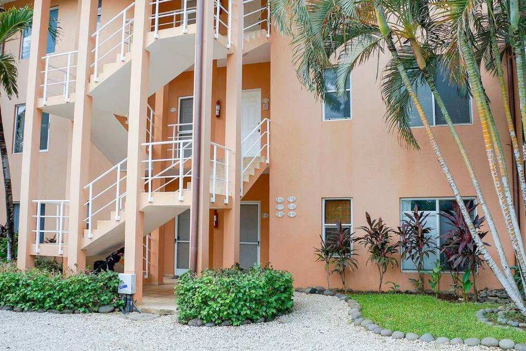 BL18 Bahia Langosta On the Beach 1bed 1bath
