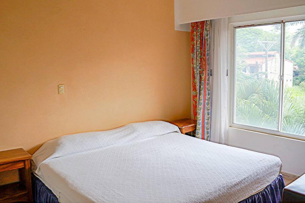 BL18 Bahia Langosta On the Beach 1bed 1bath