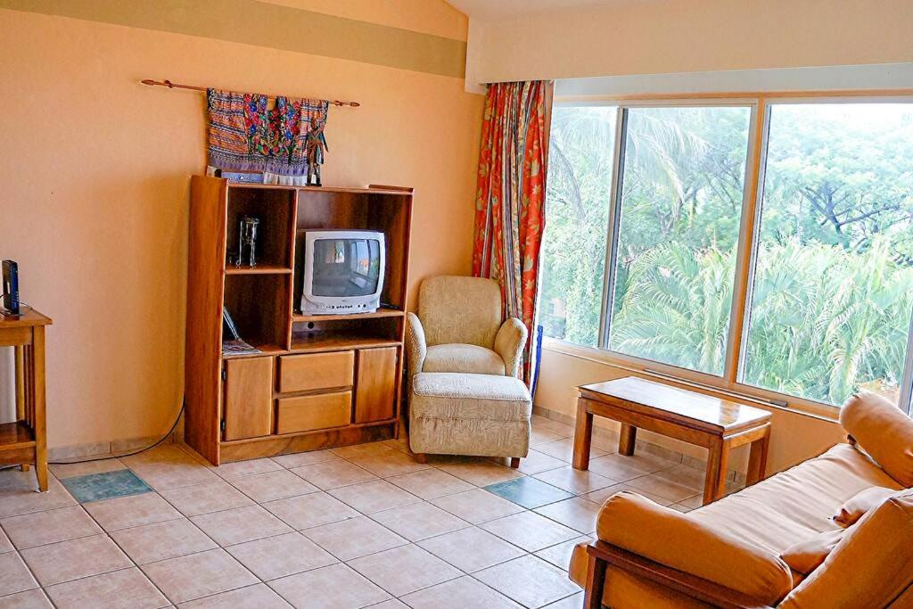 BL18 Bahia Langosta On the Beach 1bed 1bath