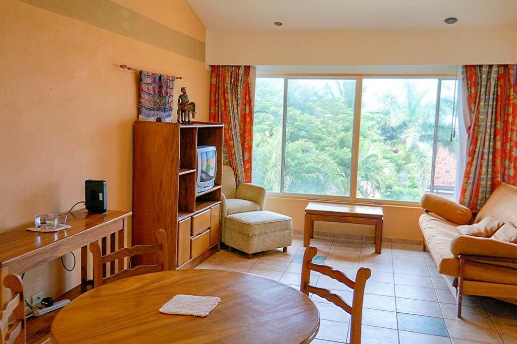 BL18 Bahia Langosta On the Beach 1bed 1bath