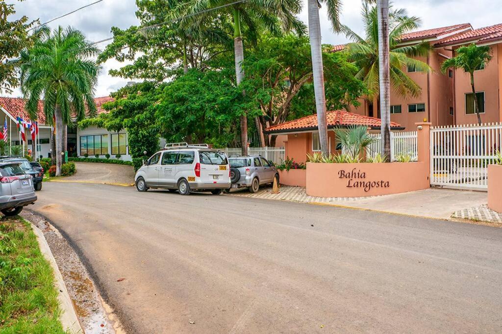 BL18 Bahia Langosta On the Beach 1bed 1bath
