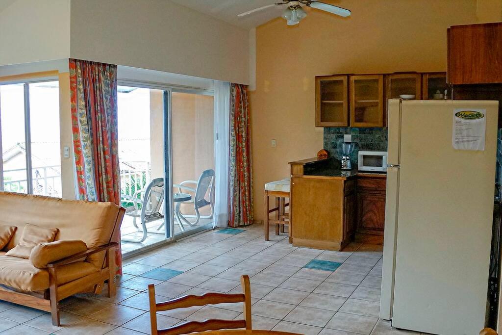 BL18 Bahia Langosta On the Beach 1bed 1bath