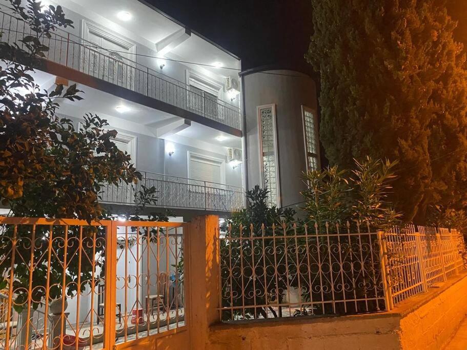 Vila Eagle 3