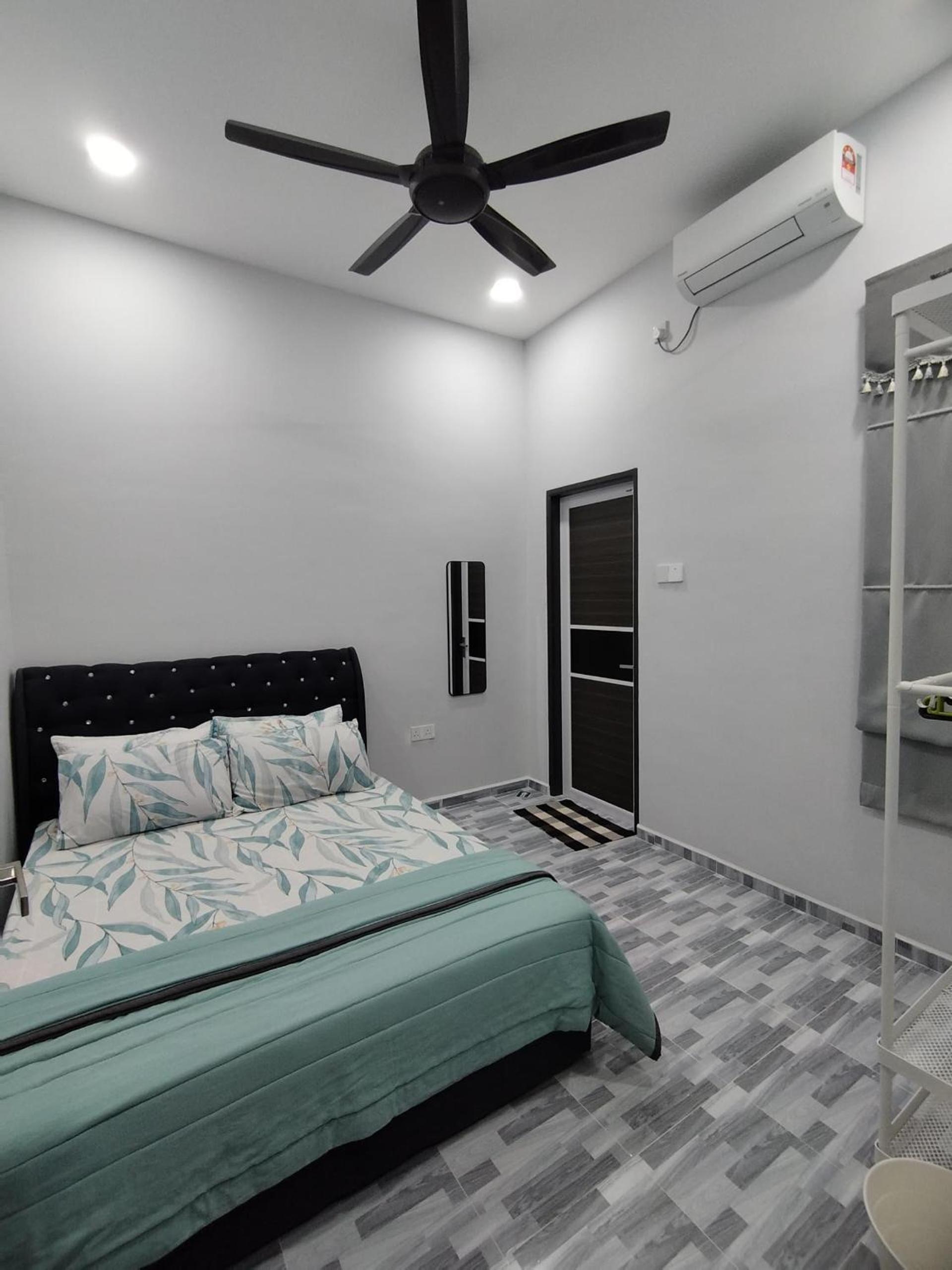 MRR Homestay Nearby Beach Pantai Kelulut - Marang photo 8