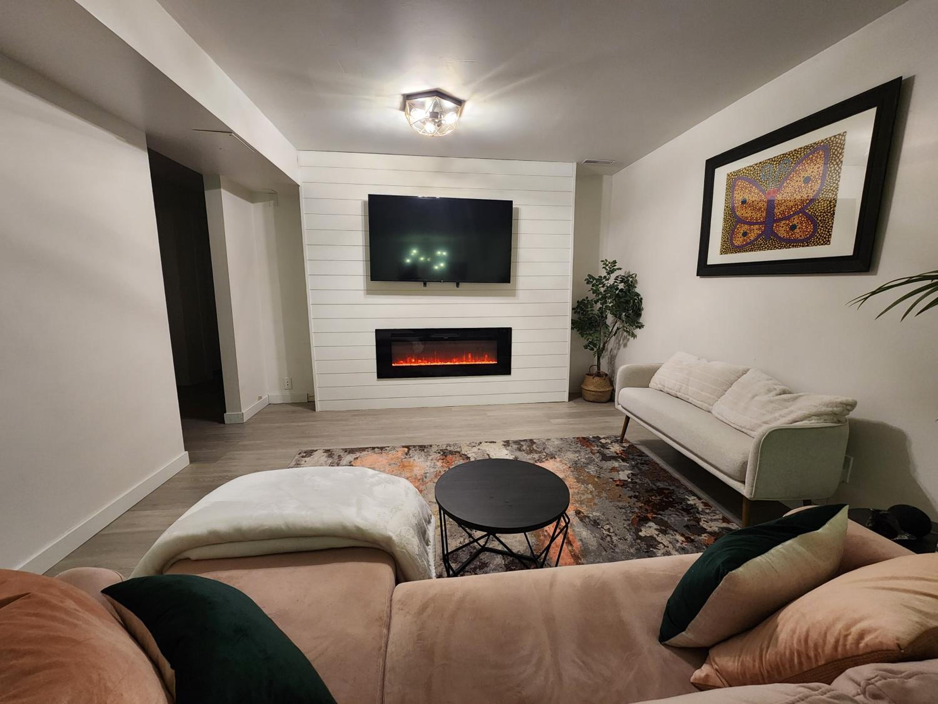 2-bed entire suite 10 mins from all attractions