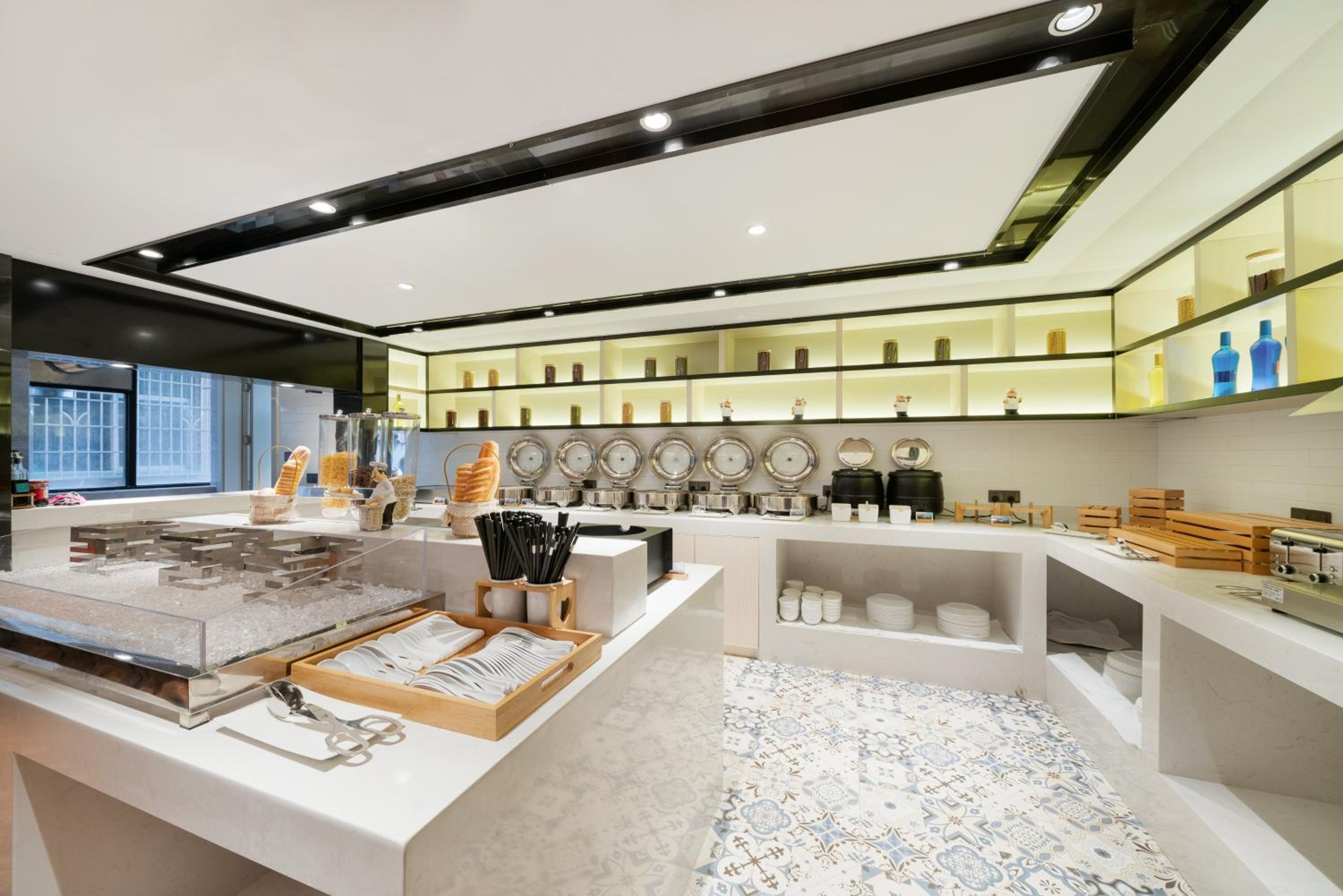 Echarm Hotel Wuzhou Canghai Lake High Speed Railway Station