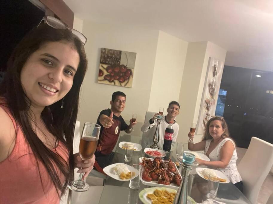 Apartamento en malecón de Salinas hermosa vista