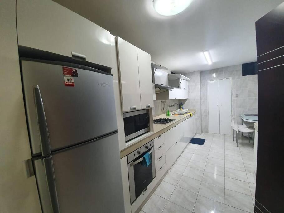 Apartamento en malecón de Salinas hermosa vista