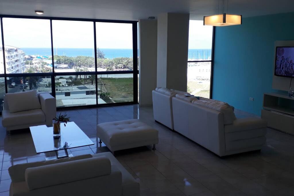 Apartamento en malecón de Salinas hermosa vista