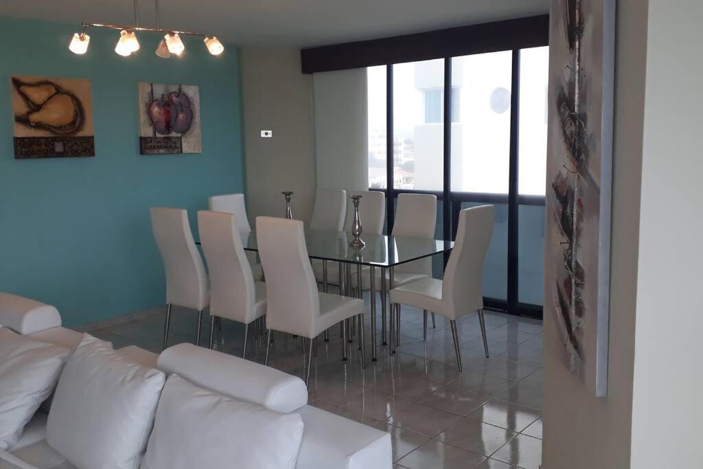 Apartamento en malecón de Salinas hermosa vista