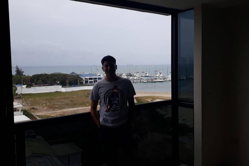Apartamento en malecón de Salinas hermosa vista