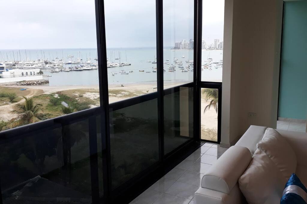 Apartamento en malecón de Salinas hermosa vista