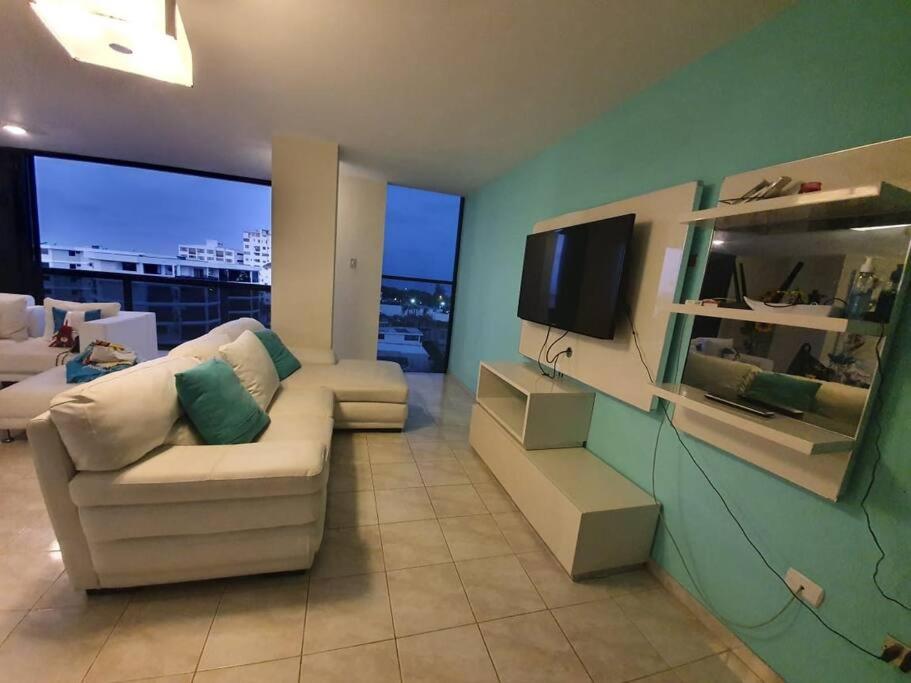 Apartamento en malecón de Salinas hermosa vista
