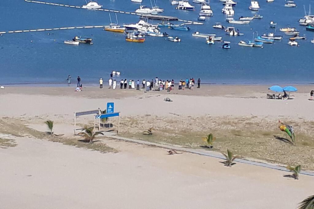 Apartamento en malecón de Salinas hermosa vista