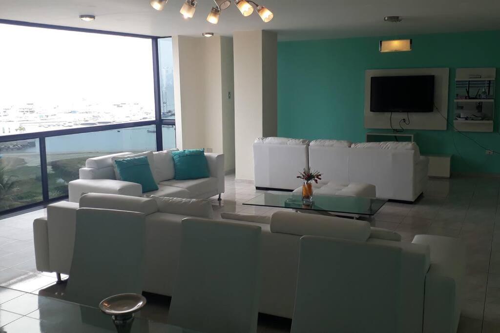Apartamento en malecón de Salinas hermosa vista