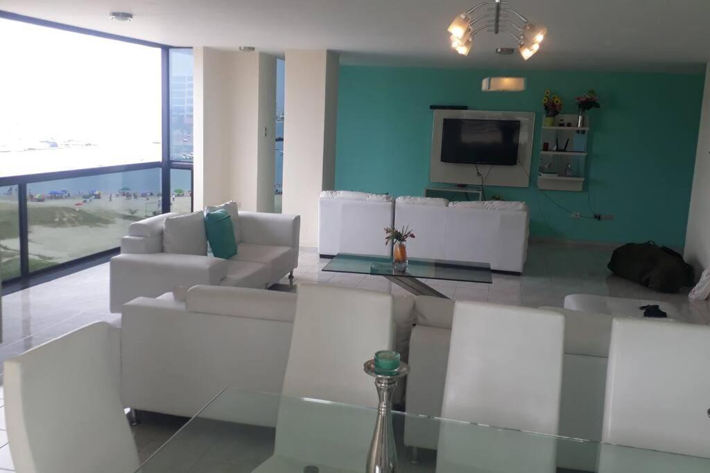 Apartamento en malecón de Salinas hermosa vista