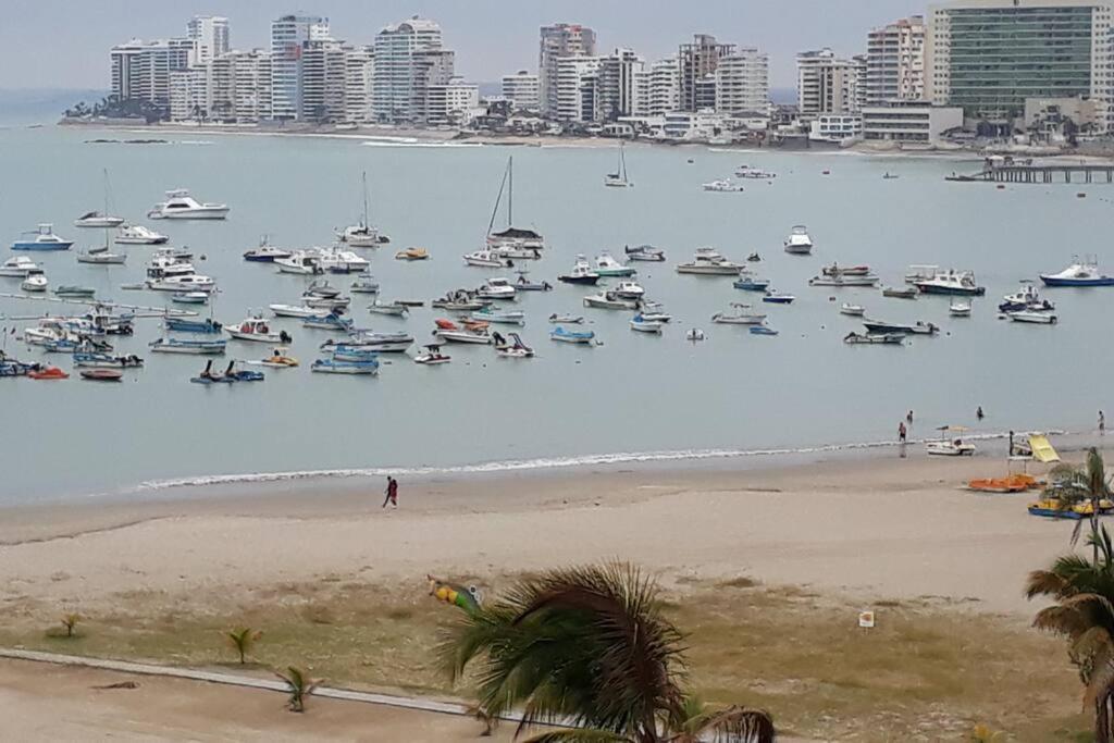 Apartamento en malecón de Salinas hermosa vista