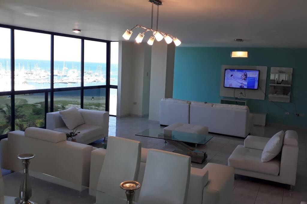 Apartamento en malecón de Salinas hermosa vista