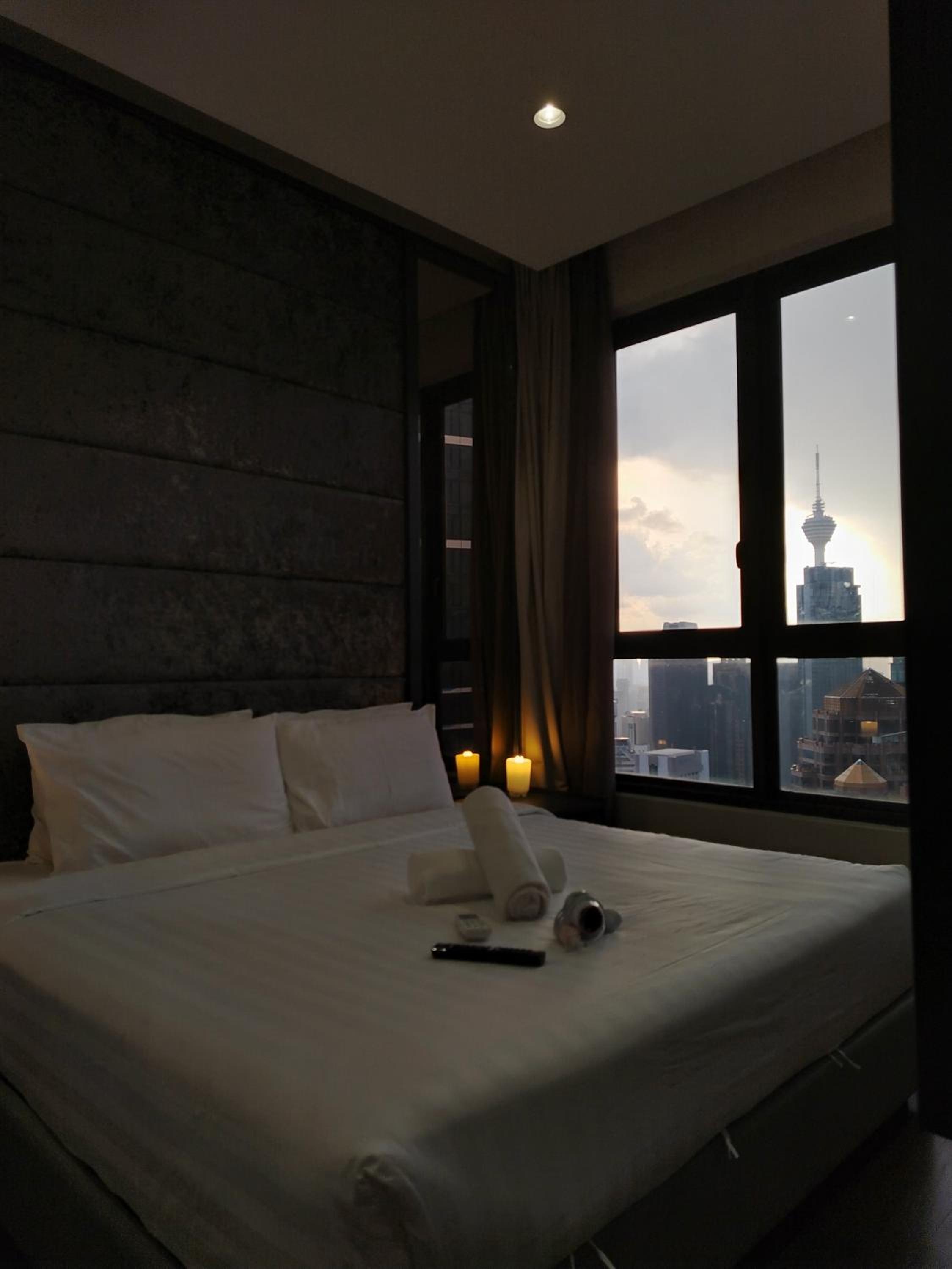 8 Kia Peng Suites KLCC by Luna