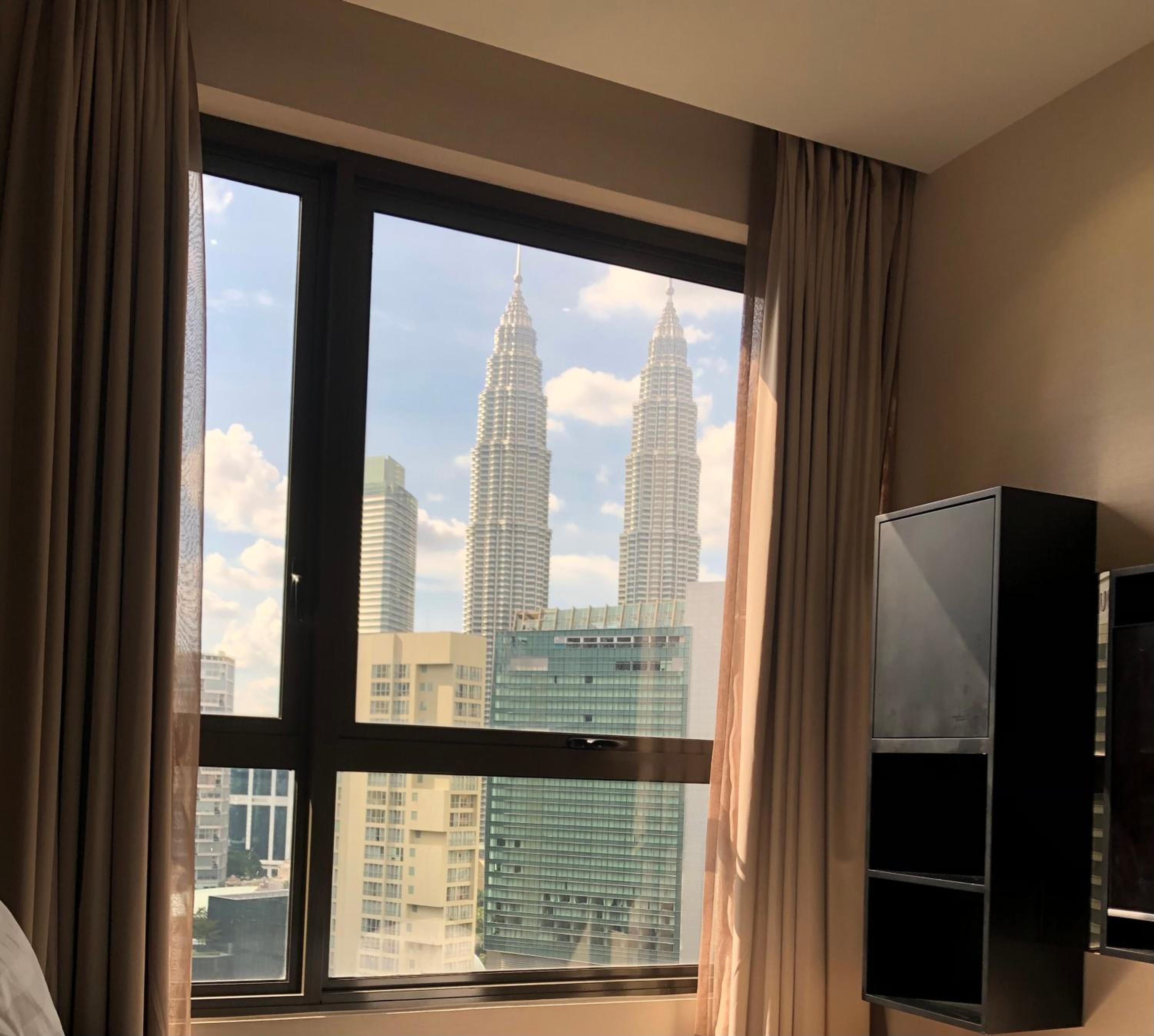 8 Kia Peng Suites KLCC by Luna