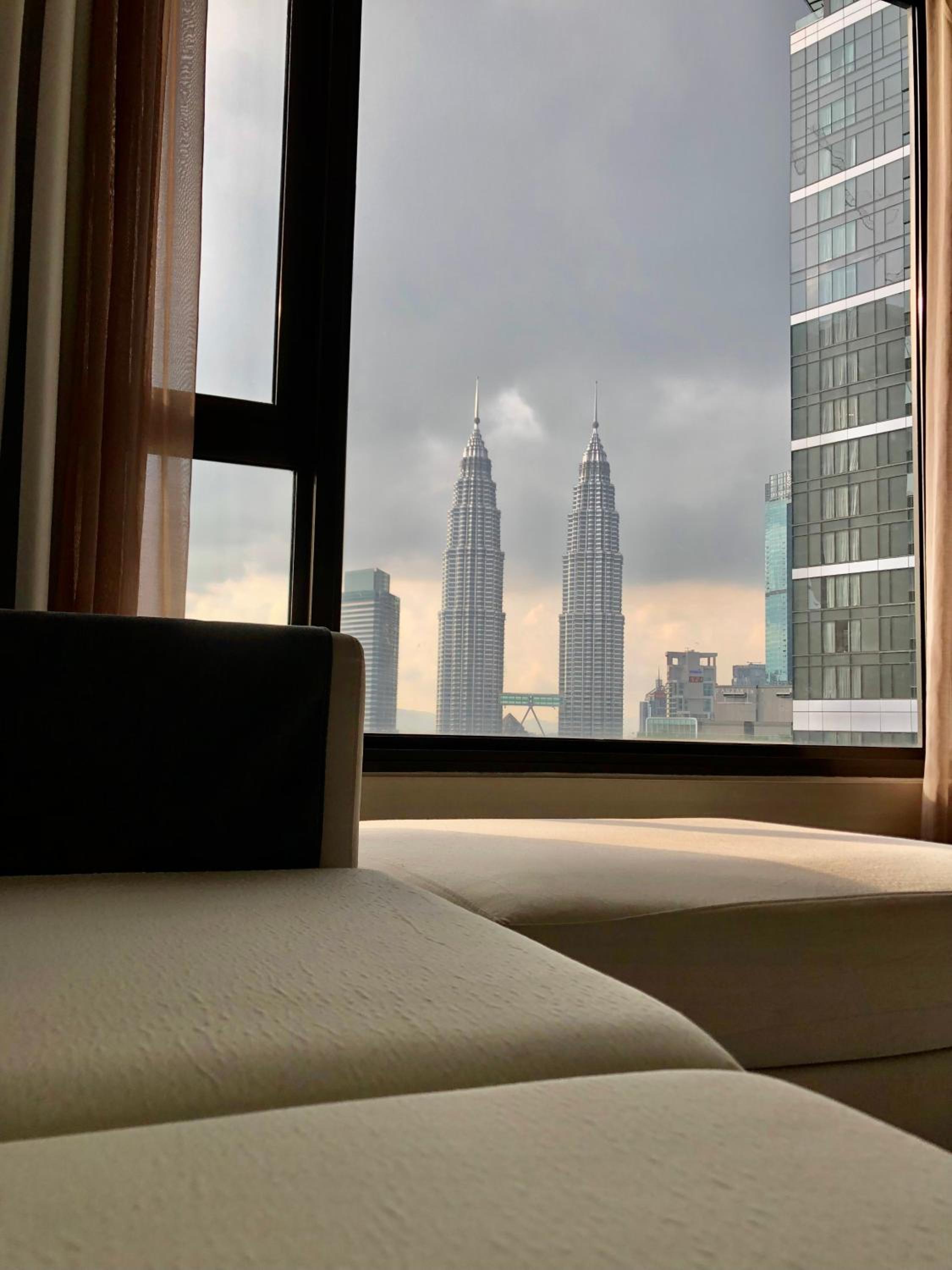 8 Kia Peng Suites KLCC by Luna