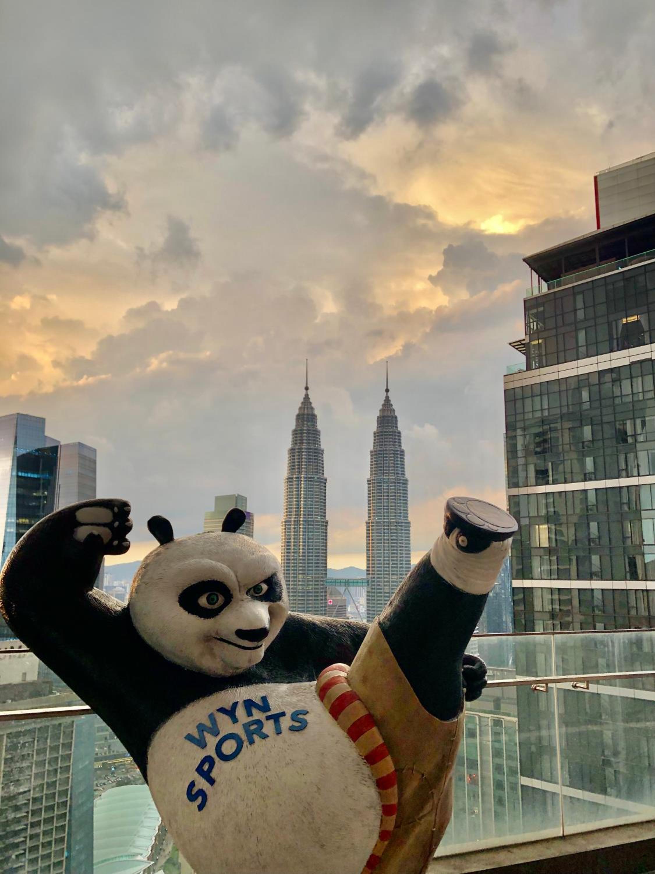 8 Kia Peng Suites KLCC by Luna