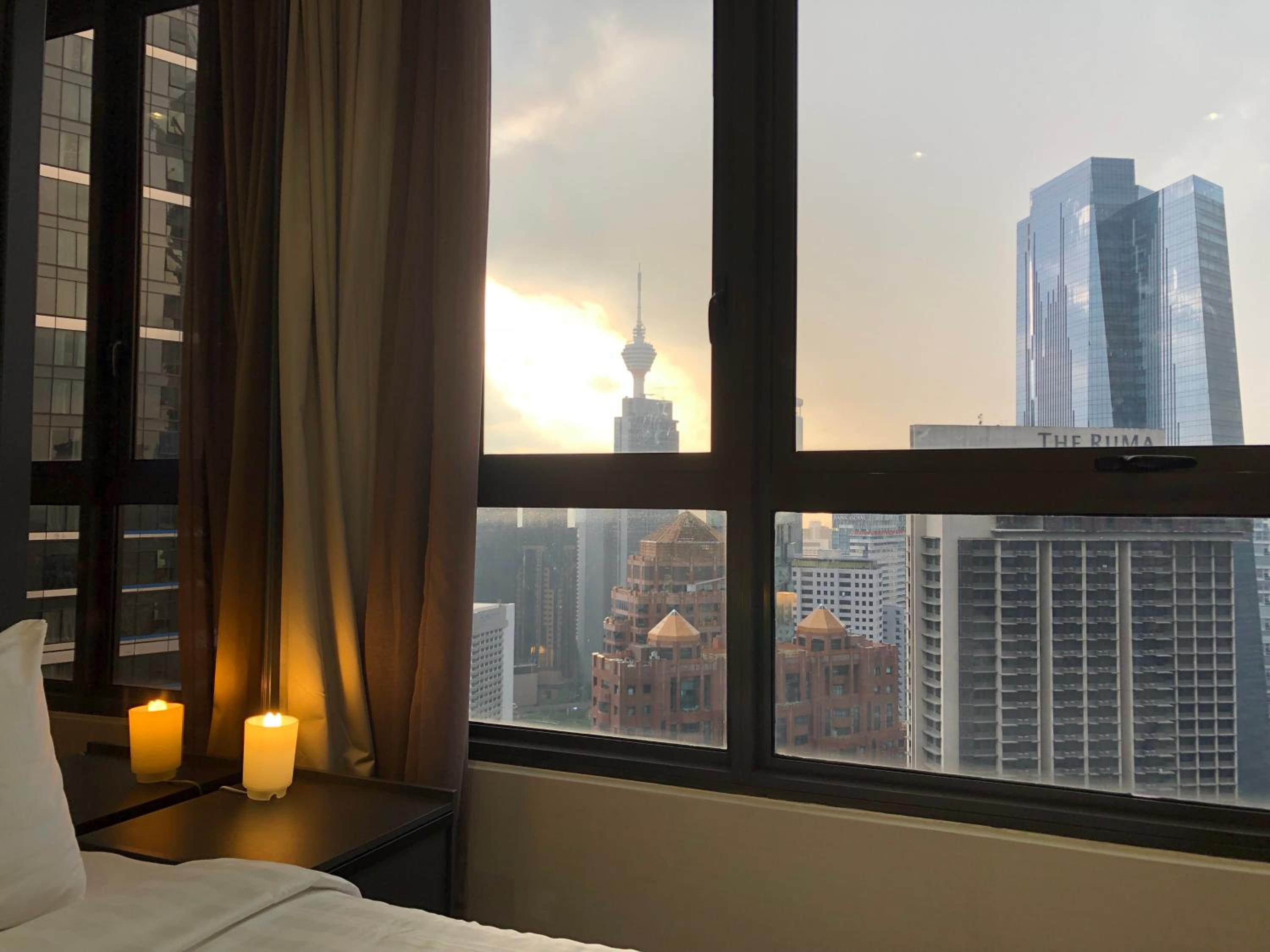 8 Kia Peng Suites KLCC by Luna