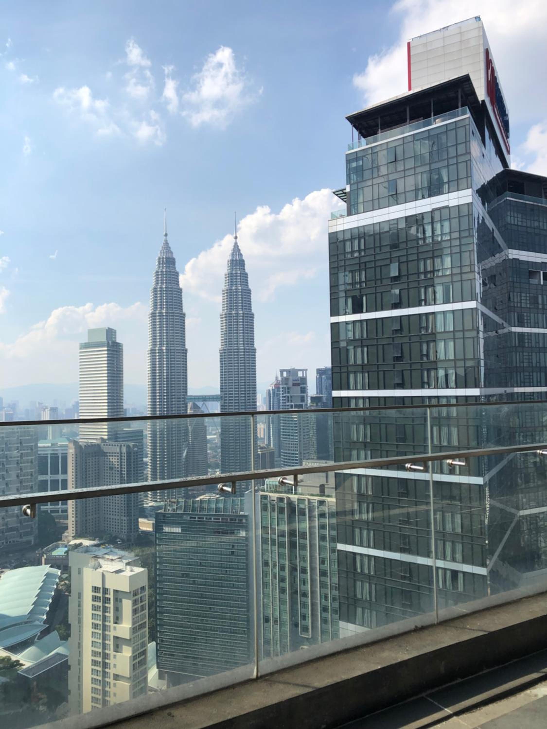 8 Kia Peng Suites KLCC by Luna