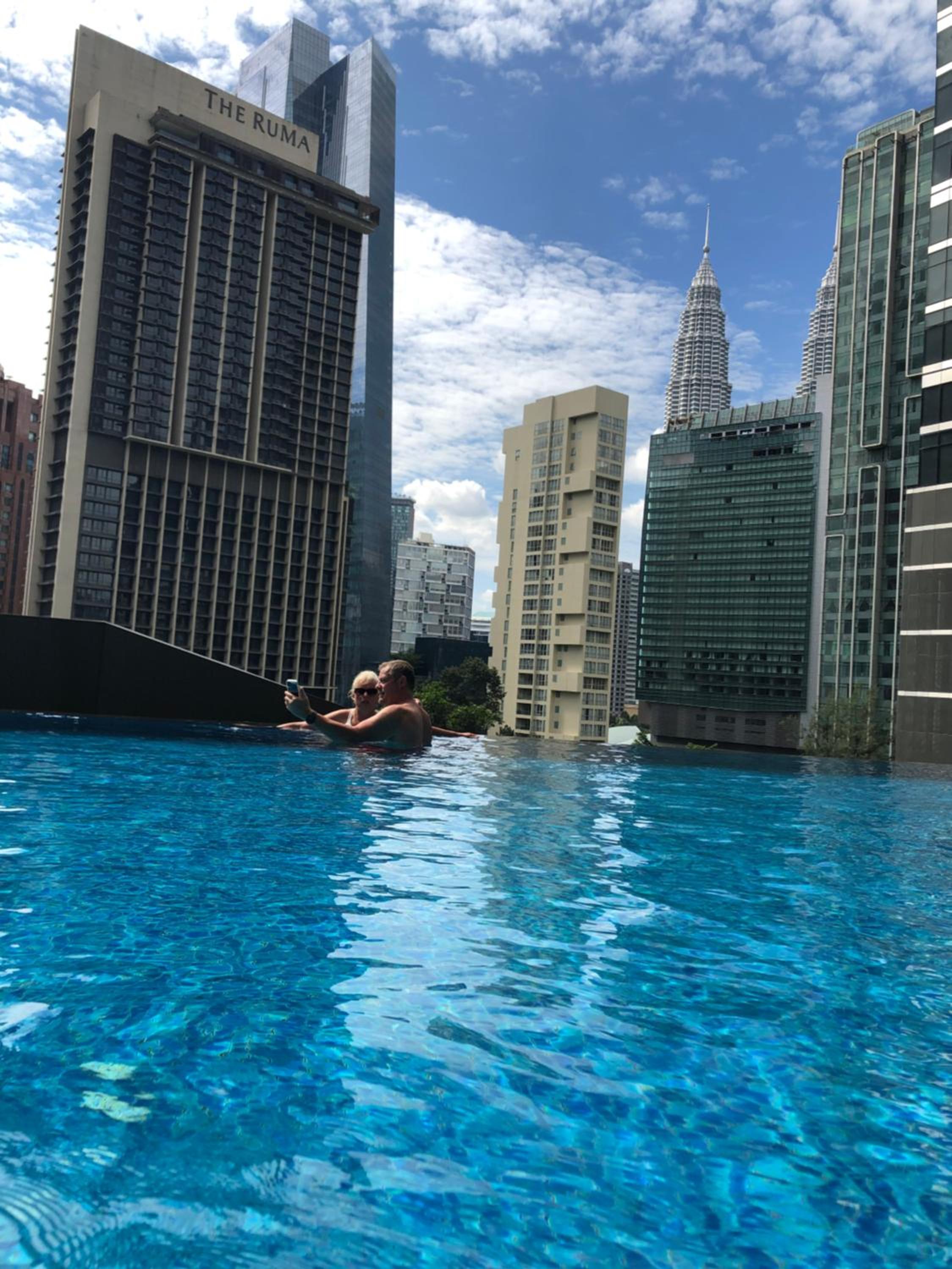8 Kia Peng Suites KLCC by Luna