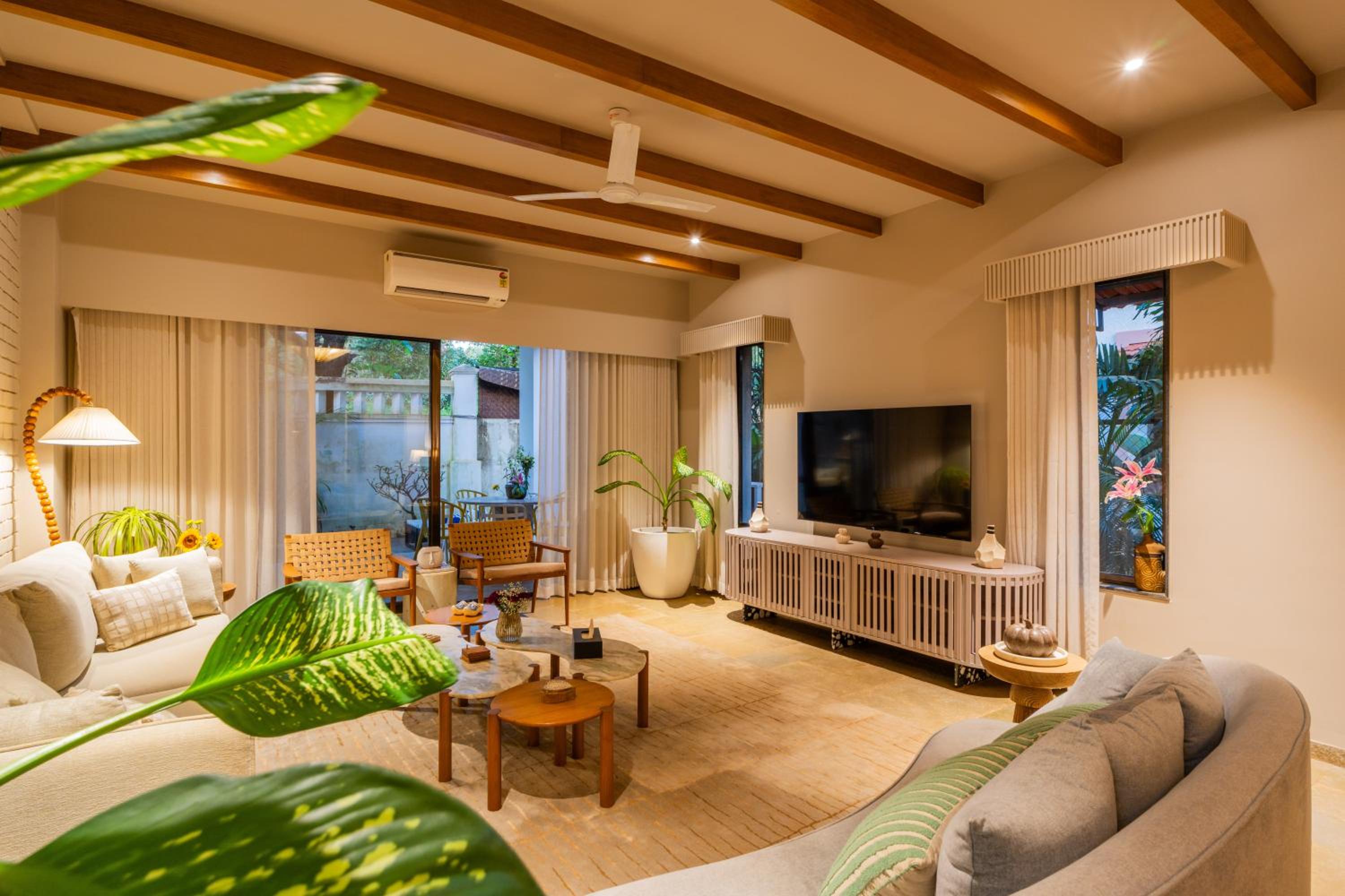 ELIVAAS 4 BHK with Pvt Pool - Amado Villa Euphoria view 4