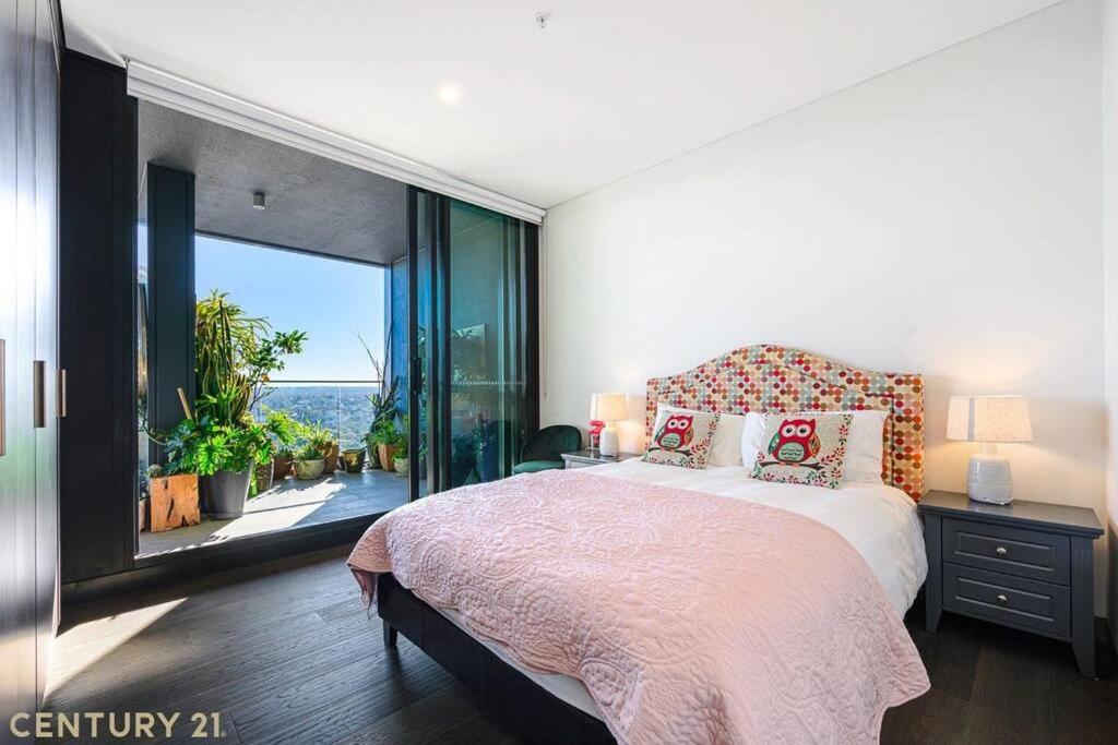 Premium 3Bed Luxury with Infinity Pool & Gym