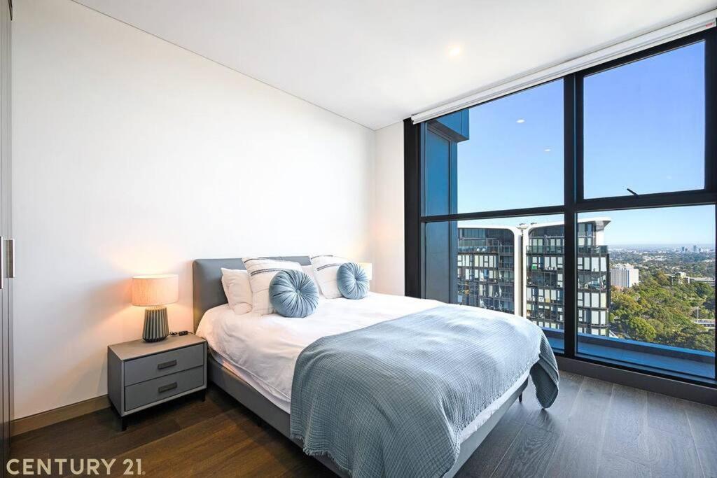Premium 3Bed Luxury with Infinity Pool & Gym