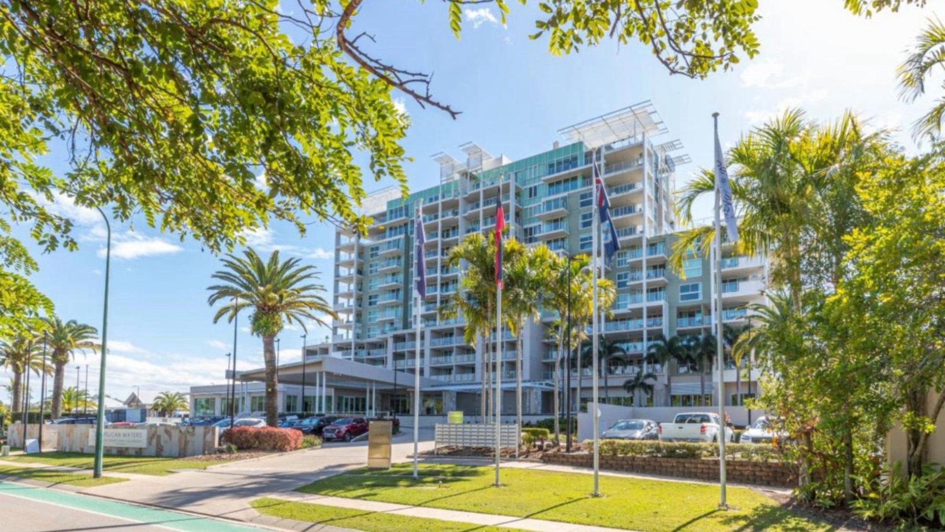 Lovely Studio Apartment Overlooking Golf Course!
