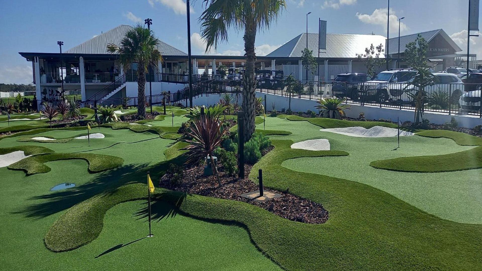 Lovely Studio Apartment Overlooking Golf Course!