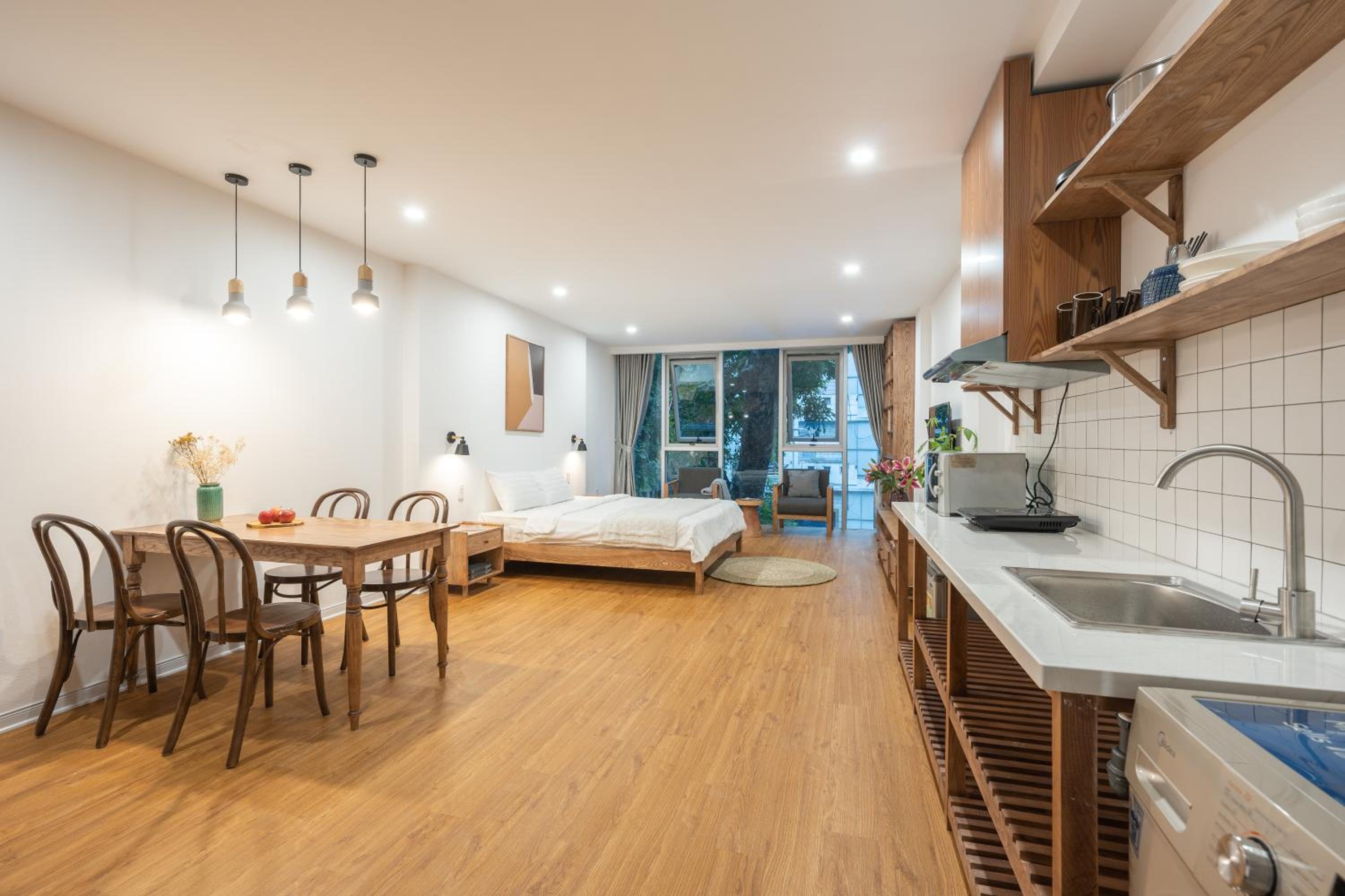 MODERN VILLA - Rooftop - Sky View - Egg Coffee Class