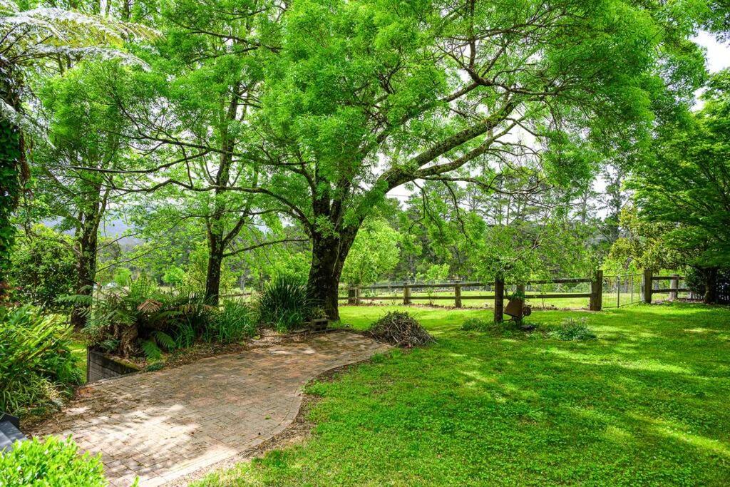 4B2B Farm House w Private Deck, Shared Game Room