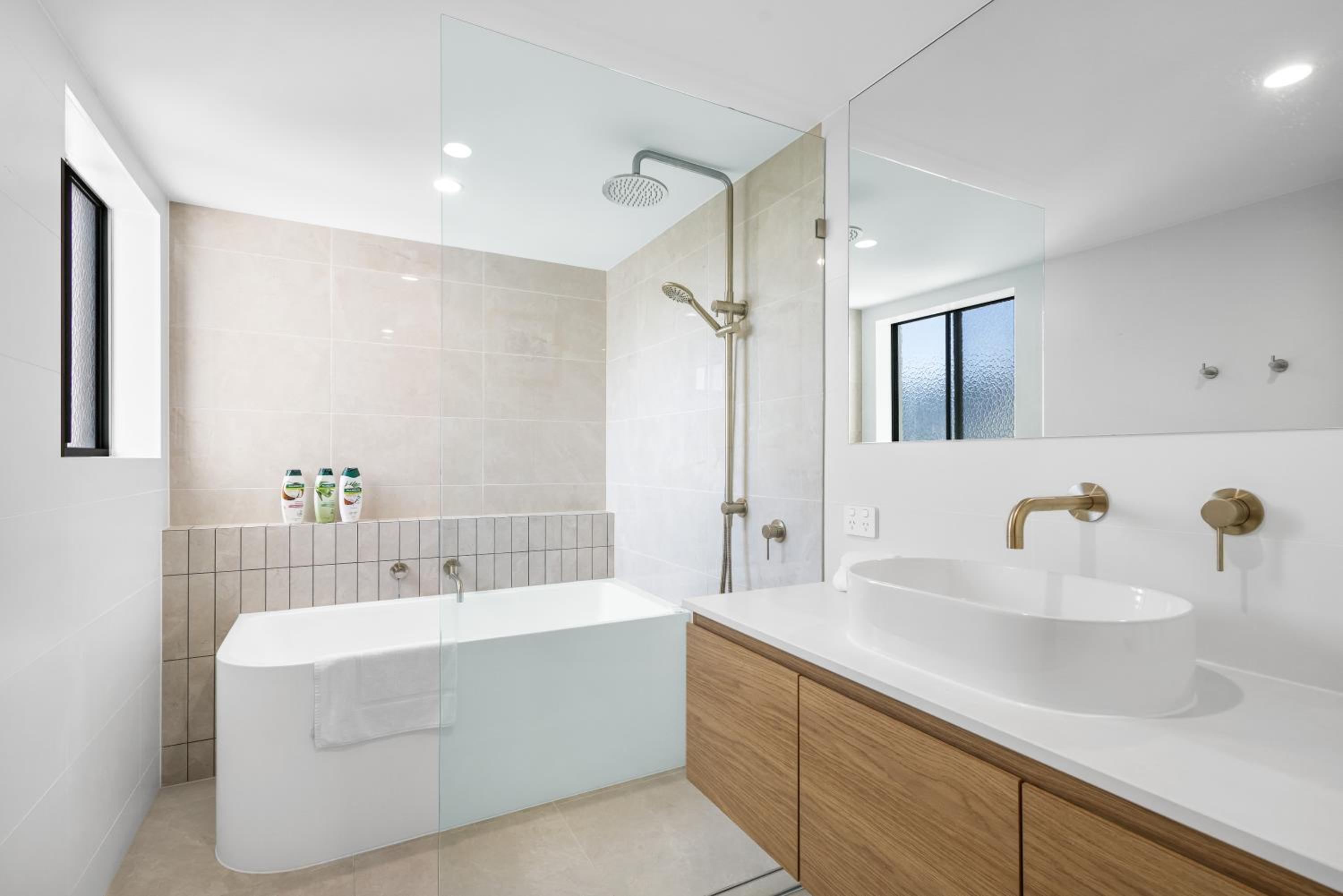 Salty Kisses @ Riverdance - 3 bedroom apartment
