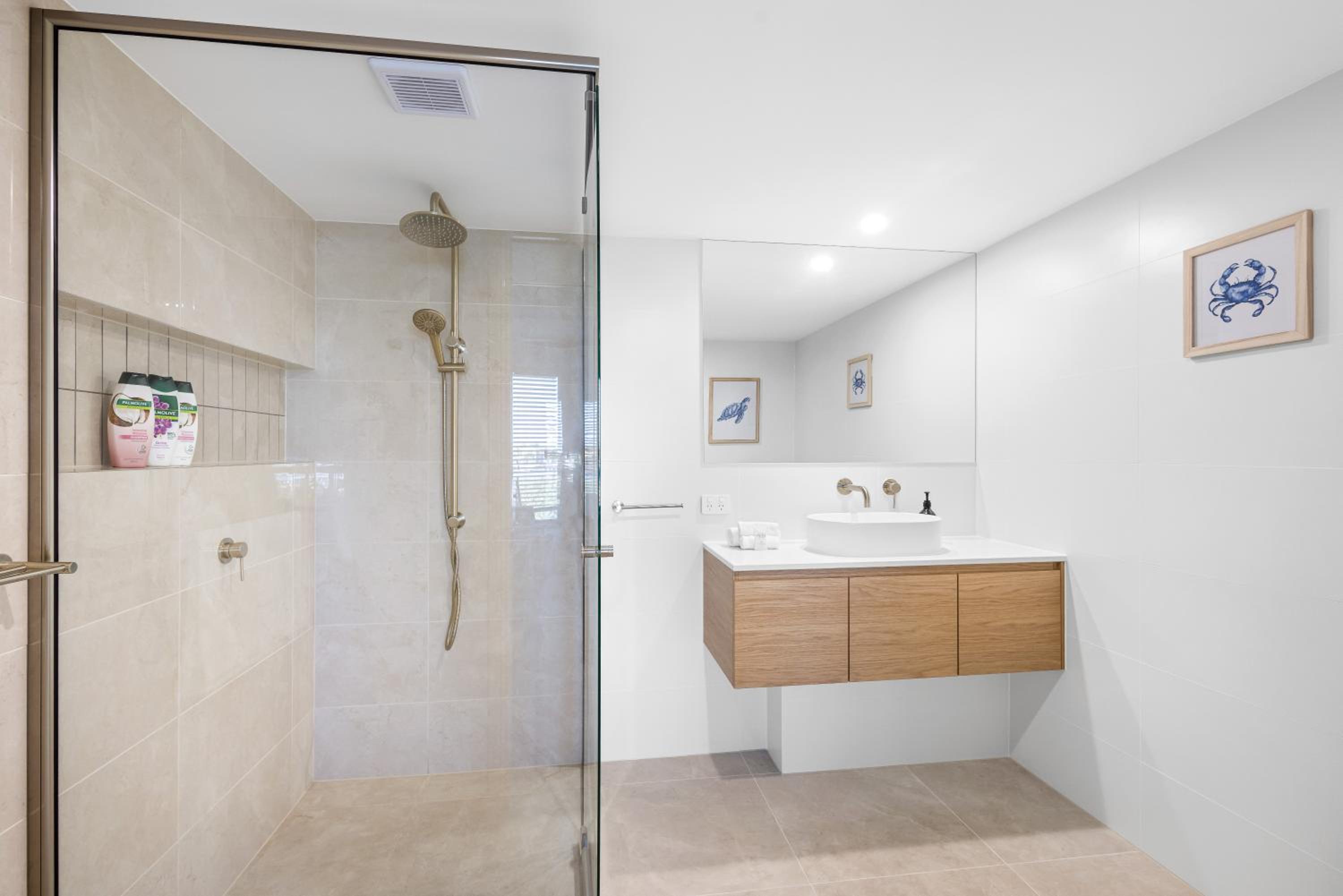 Salty Kisses @ Riverdance - 3 bedroom apartment